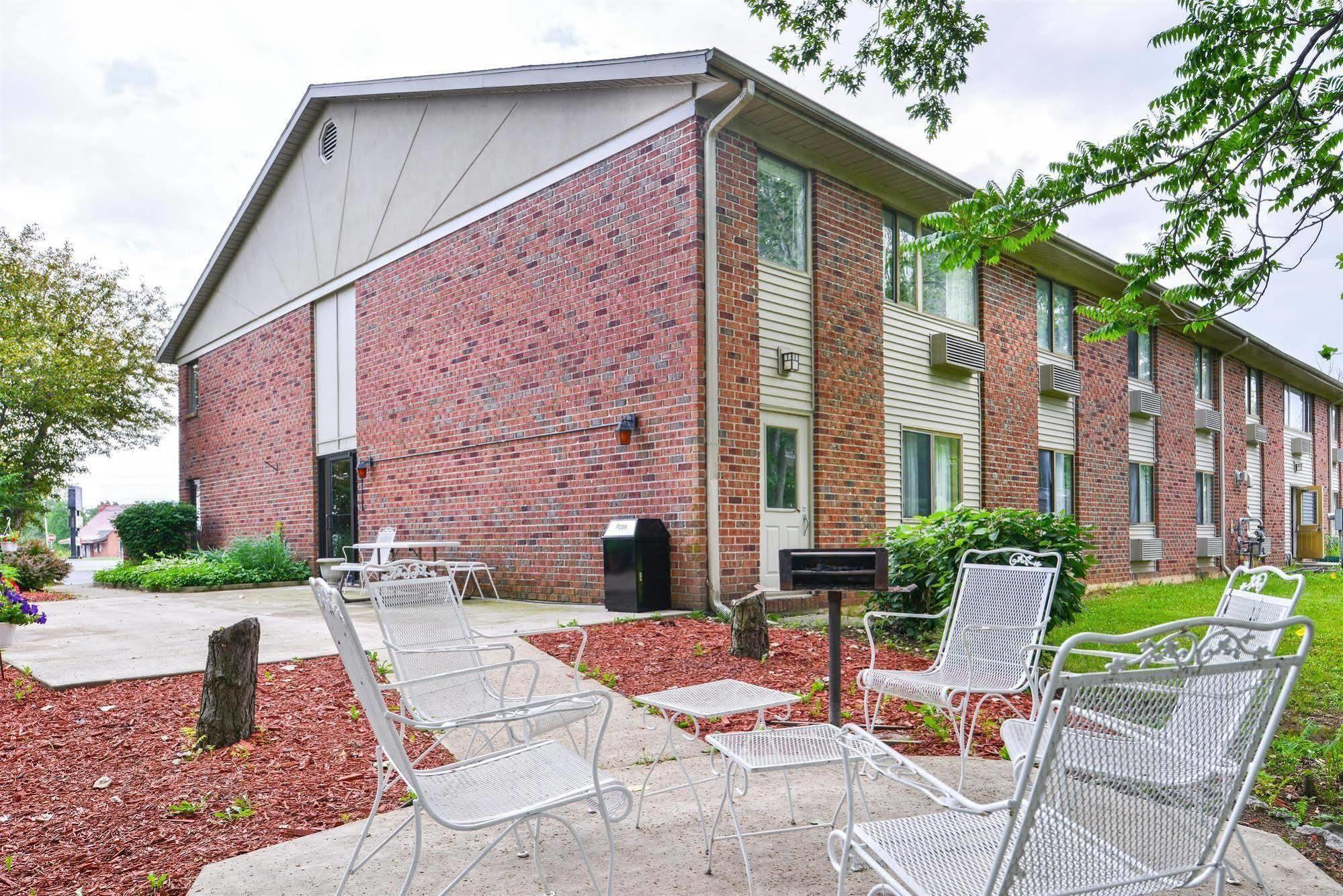Americas Best Value Inn & Suites - Bluffton Buitenkant foto