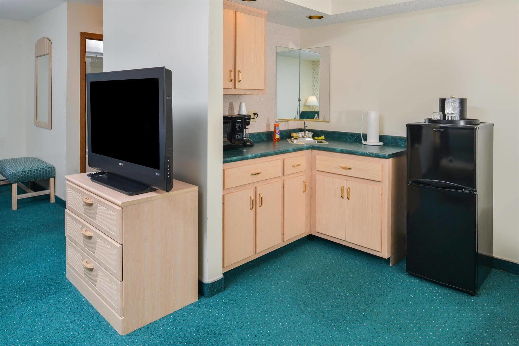 Americas Best Value Inn & Suites - Bluffton Buitenkant foto