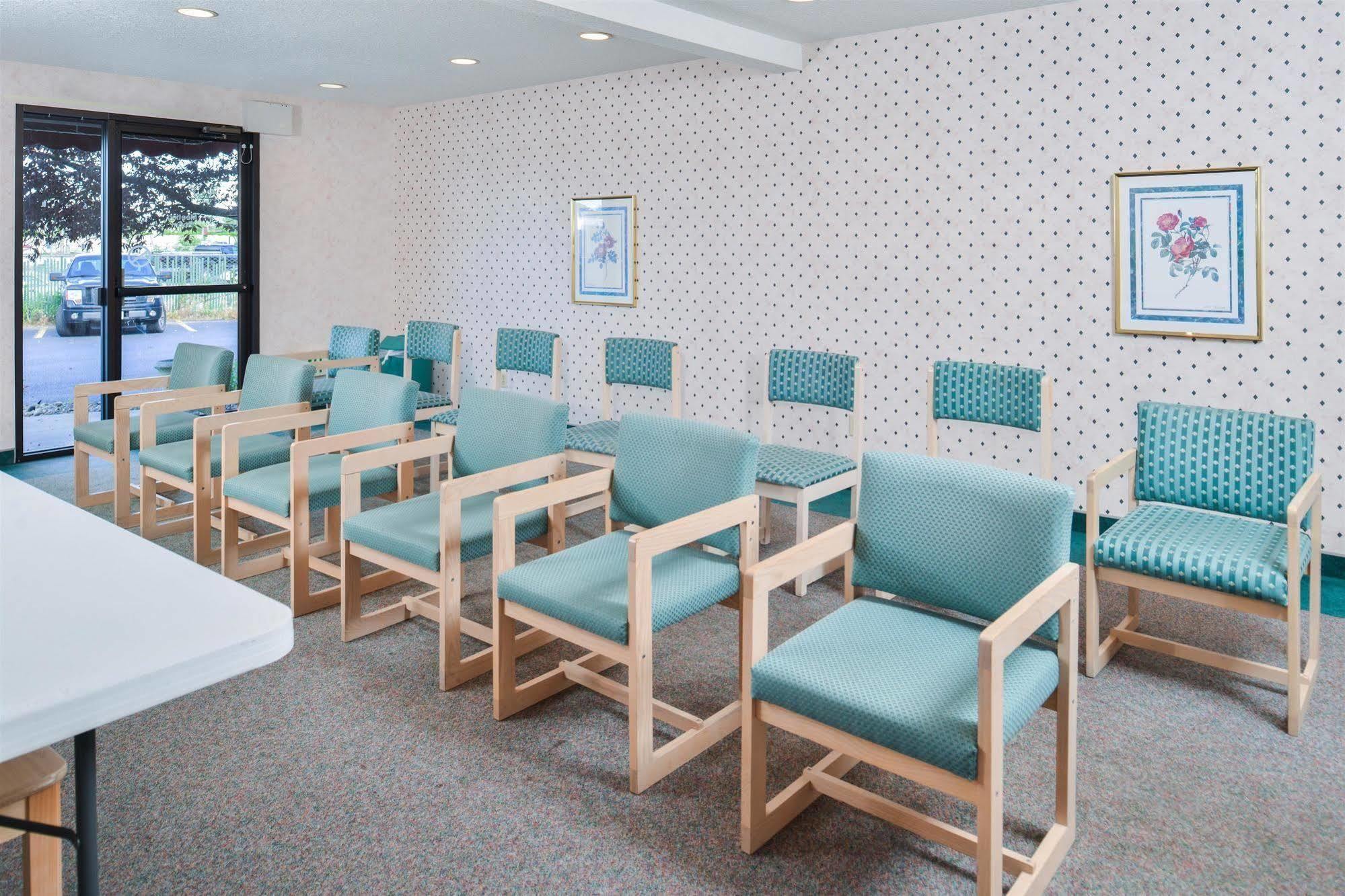 Americas Best Value Inn & Suites - Bluffton Buitenkant foto